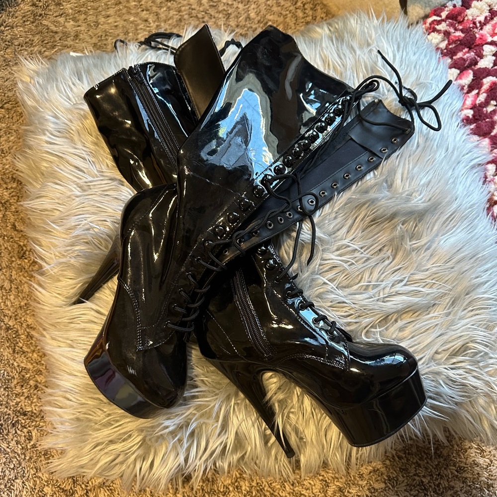 6 inch tall patent leather lace up boots size 7